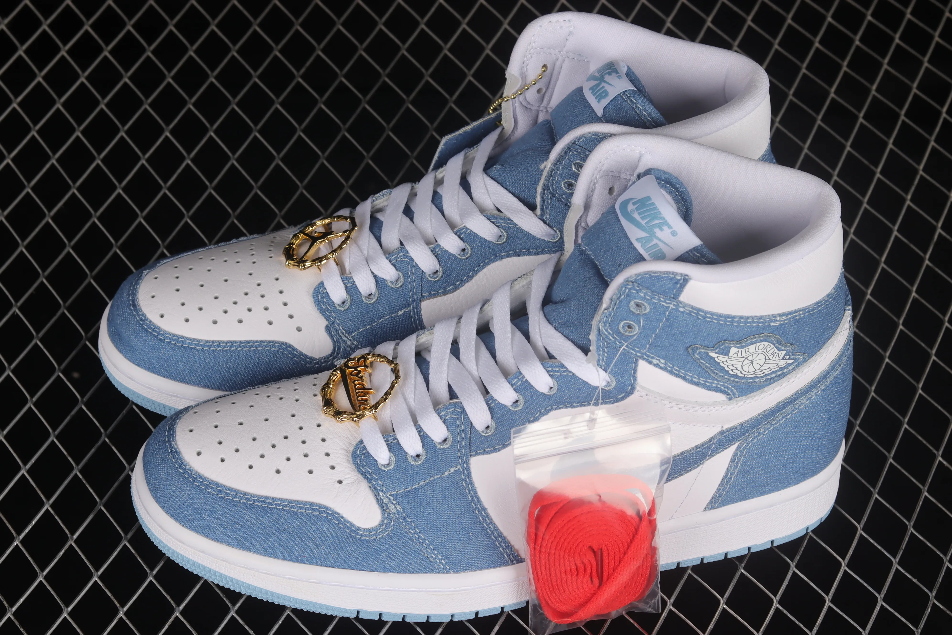 All categories Air Jordan Jordan series basketball shoes Air Jordan 1 High Air Jordan 1 High OG "Denim" AJ1 Joe 1 denim washed denim DM9036-104